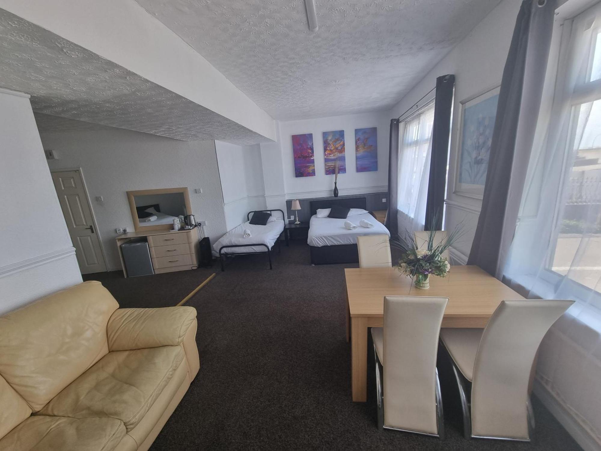 Henson Hotel Pleasure Beach Blackpool Rum bild