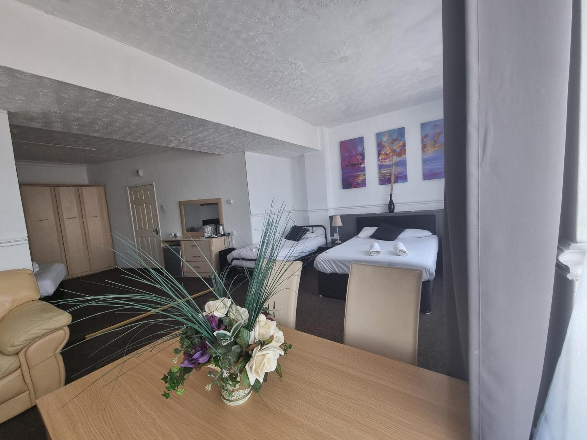 Henson Hotel Pleasure Beach Blackpool Rum bild